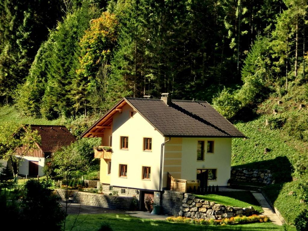 Gaestehaus Forstner Loich ภายนอก รูปภาพ